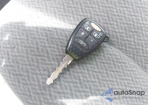 2004 Dodge Grand Caravan Sxt from USA, damaged, VIN 2D4GP44LX4R526849